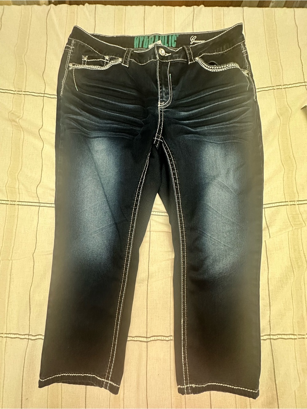 Hydraulic Women's Dark Washed Cropped Ankle Jeans with White Topstitch